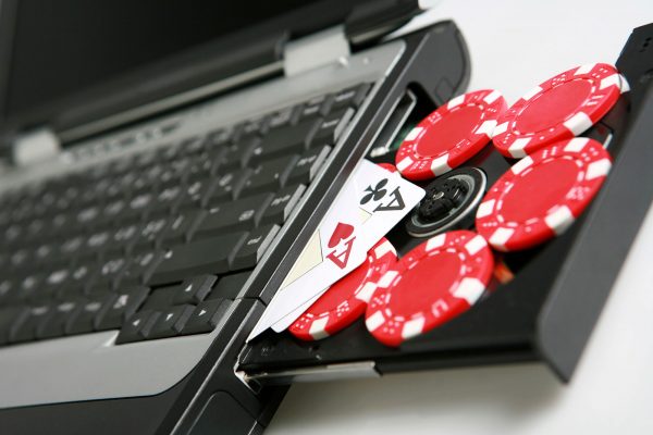 how to do online gambling legally